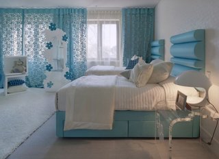 Dormitor superb pentru copii mobilat cu mobila bleu cu alb