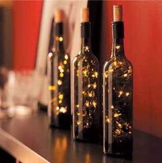 Recicleaza sticlele vechi de vin si creeaza o decoratiune inedita