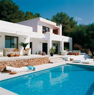 Casa in stil mediteranean cu piscina