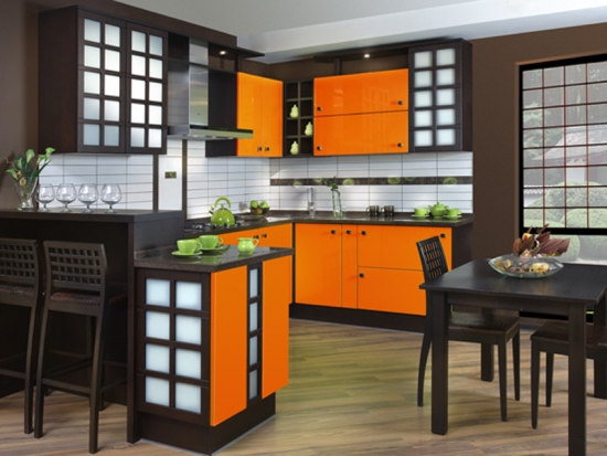 Mobilier bucatarie decorat cu portocaliu