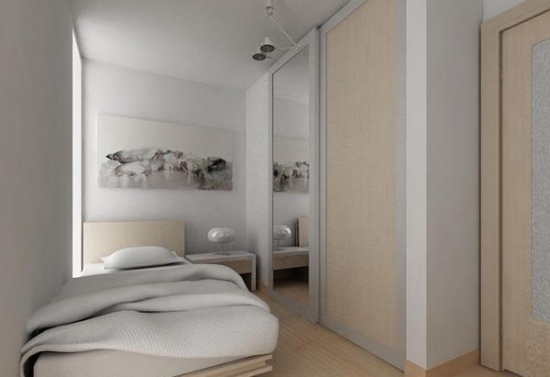 Dormitor mic amenajat in alb crem si gri deschis