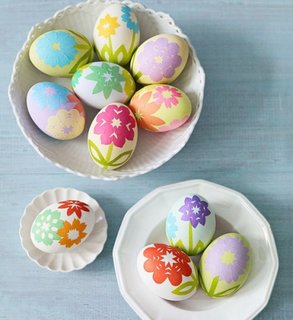 Oua decorate cu flori din hartie decoratiune de Pasti
