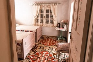 Dormitor amenajat in stil pur romanesc