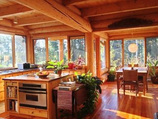 Living mare open space cu lemn