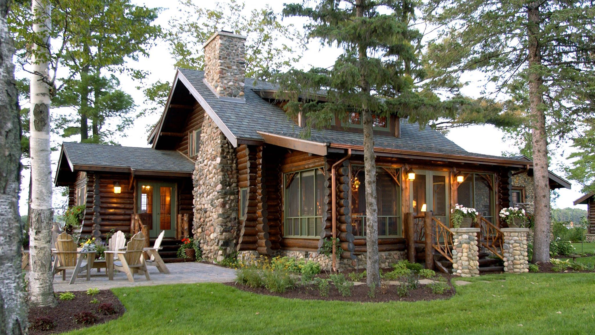 Casa combinatie lemn si piatra