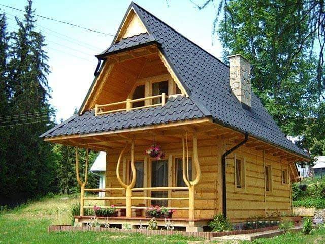 Model casa in lemn de busteni