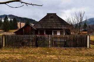 Case traditionale romanesti