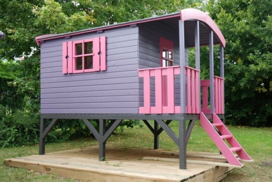 Casa din lemn pentru gradina mov cu roz