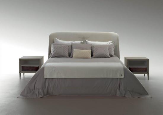 Dormitor de lux in nuante neutre realizat de Bentley