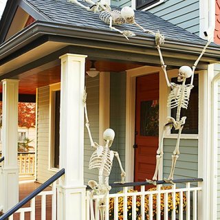 Decor cu schelete pentru Halloween