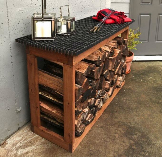 Masa de exterior cu spatiu pentru lemnele de foc