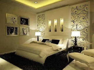 Dormitor alb cu covor negru shaggy