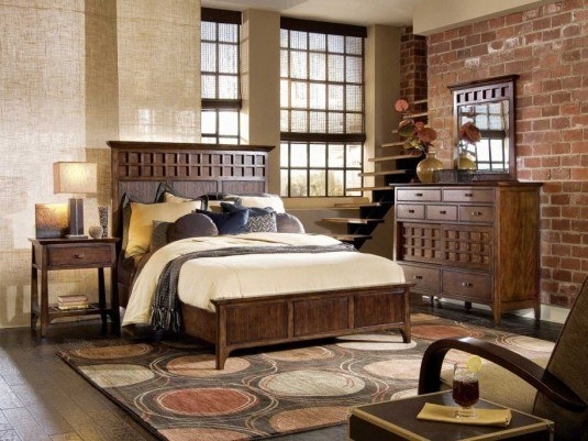 Dormitor rustic cu mobilier din lemn
