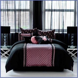 Dormitor roz cu negru