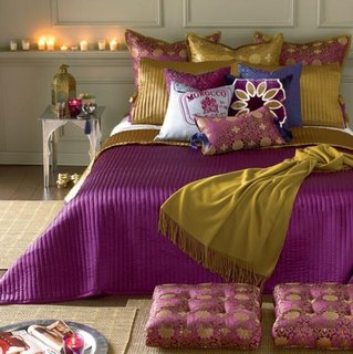 Cuvertura eleganta de pat cu perne decorative stil marocan