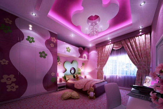 Camera fetite cu decor roz violet