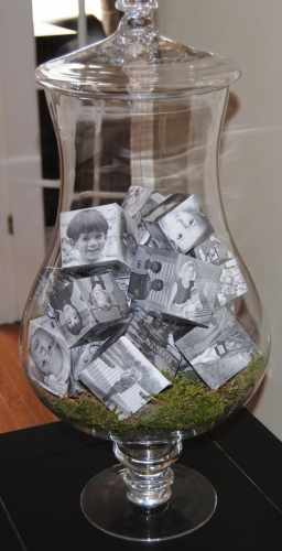 Vaza decorativa cu cuburi imprimate cu imagini