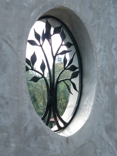 Grilaj decorativ fereastra rotunda