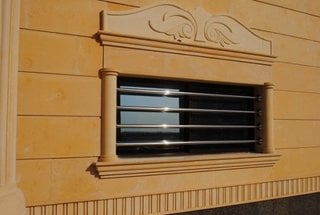 Grilaj modern fereastra