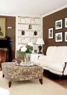 Decor living maro cu alb