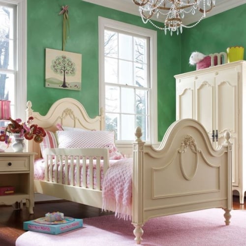 Dormitor pentru fetite cu alb si verde inchis