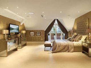 Dormitor fara lustre doar cu multe spoturi incastrate in tavan