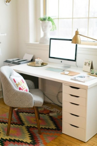 Ccaun de birou de lemn cu tesatura colorata