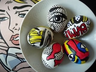 Tablouri in miniatura pictate pe oua