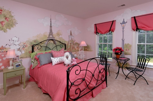 Camera superba pentru fetita cu mobilier din fier forjat