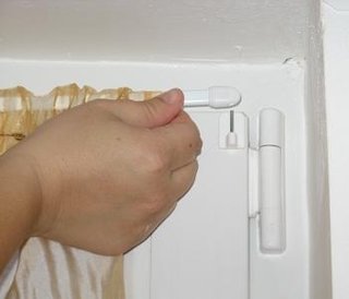 Montare sina pentru perdea de baie