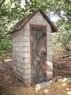 Toaleta rustica din lemn