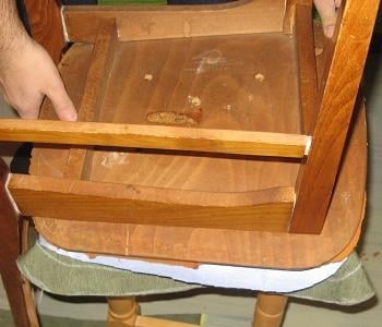 Reconditionarea si retapitarea unui scaun vechi
